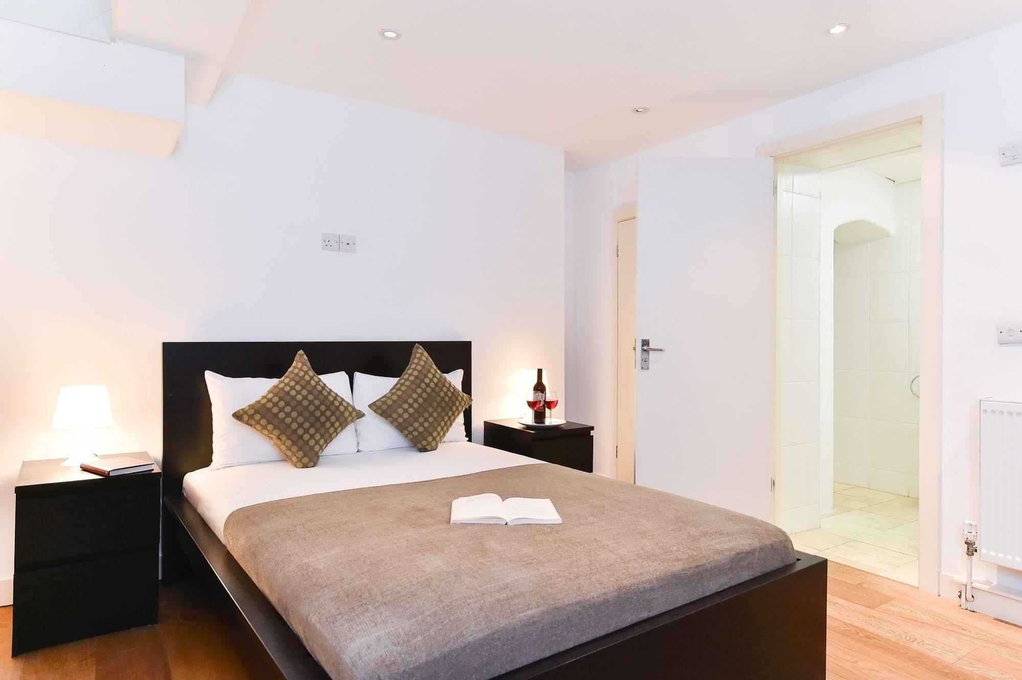 Storm Hotel Londres